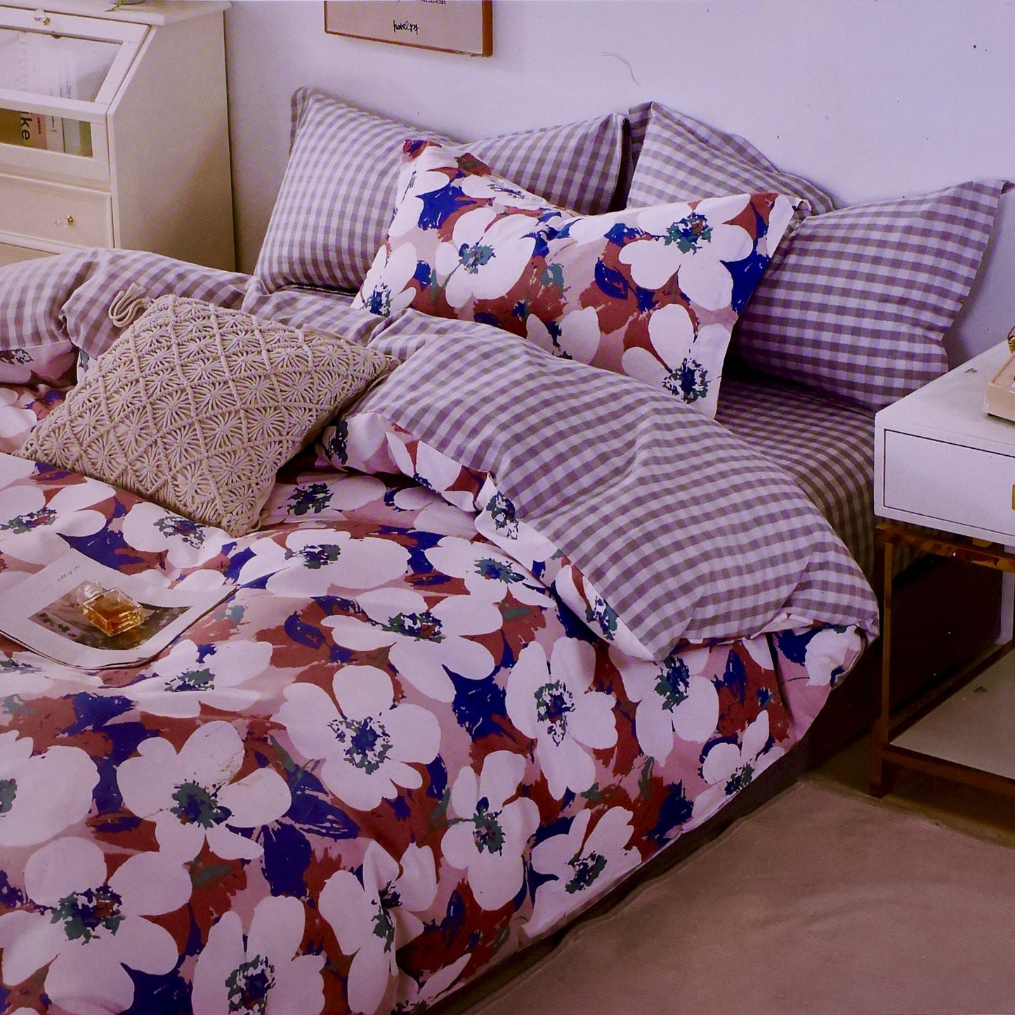 Vibrant Floral & Checkered Bedsheet Set – Cozy and Stylish Bedroom Aesthetic