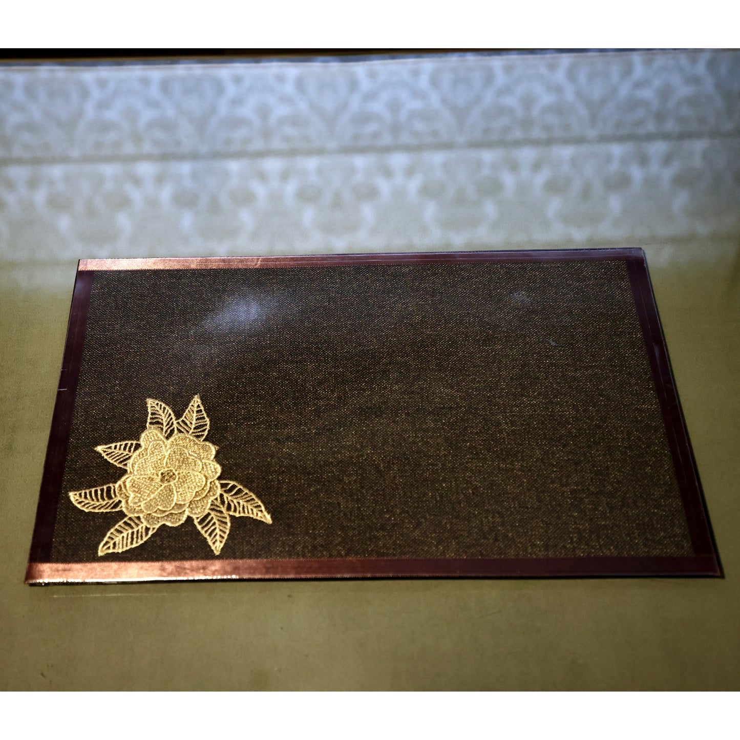 Textured Charcoal Tablemat with Gold Floral Applique(6 str)