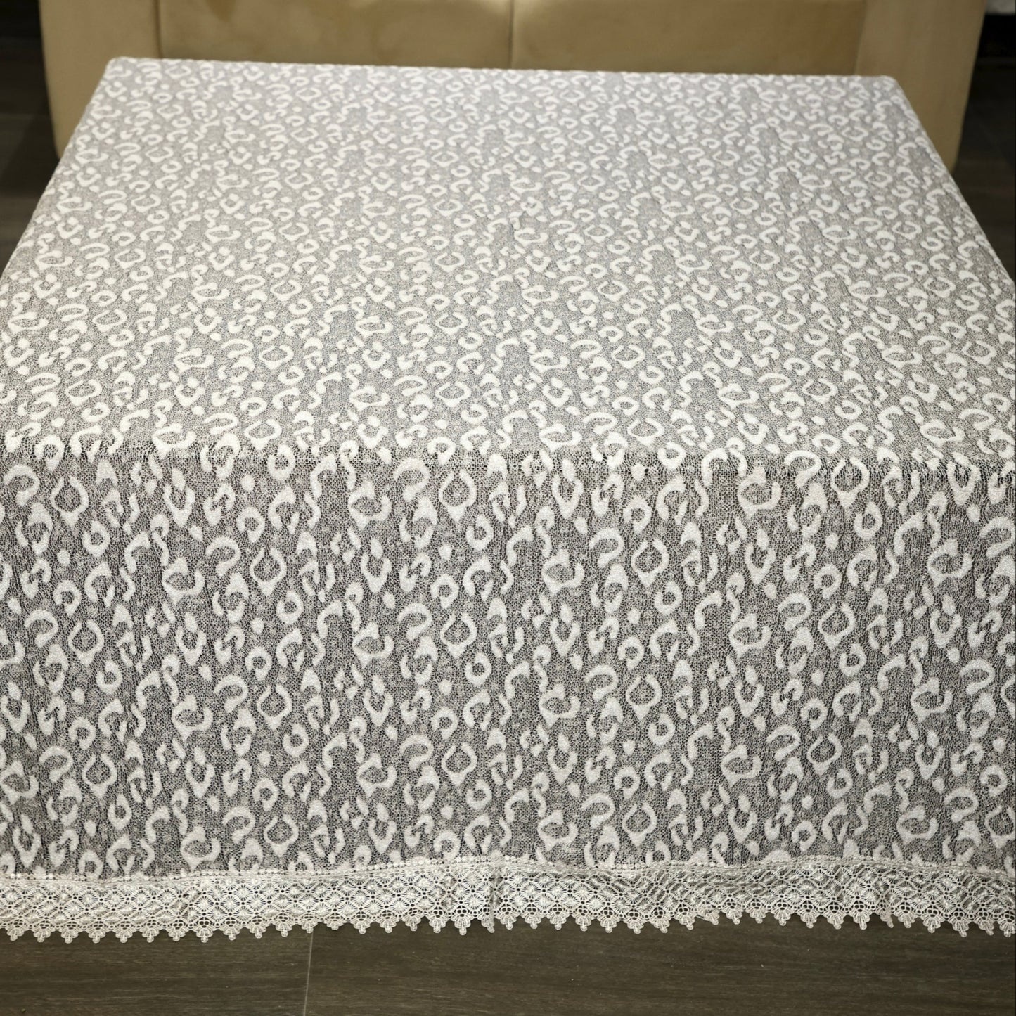 Textured Grey Lace Tablecloth(6 str) - Scalloped Edge Detail